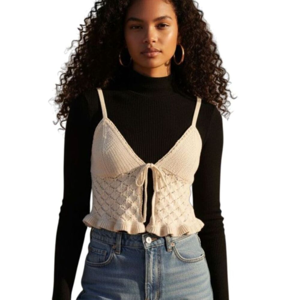 Olive + Oak Tie-Front Crop Top Womens Small Festival Boho Crochet Beige Beach